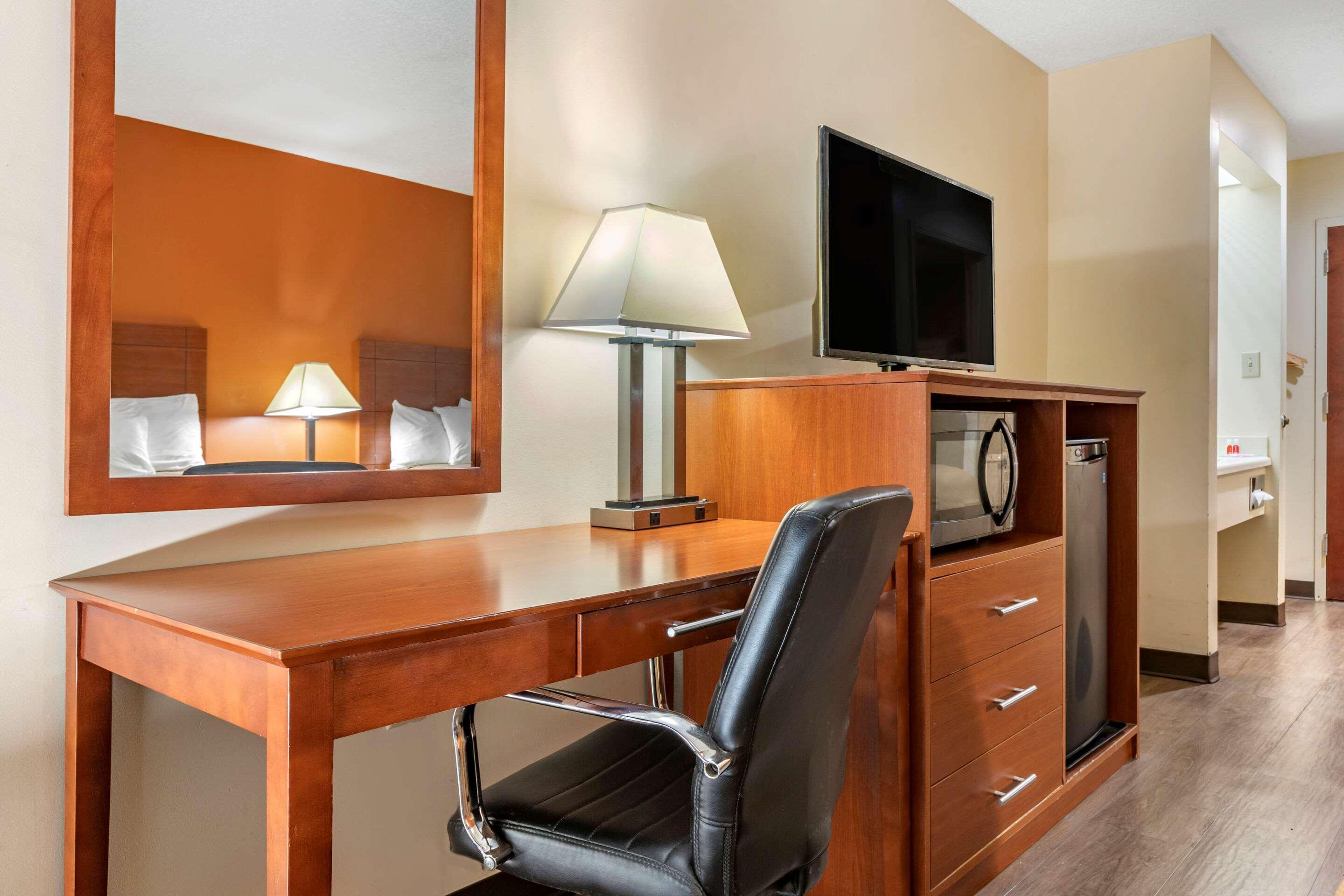 Econo Lodge St. Stephen Bagian luar foto