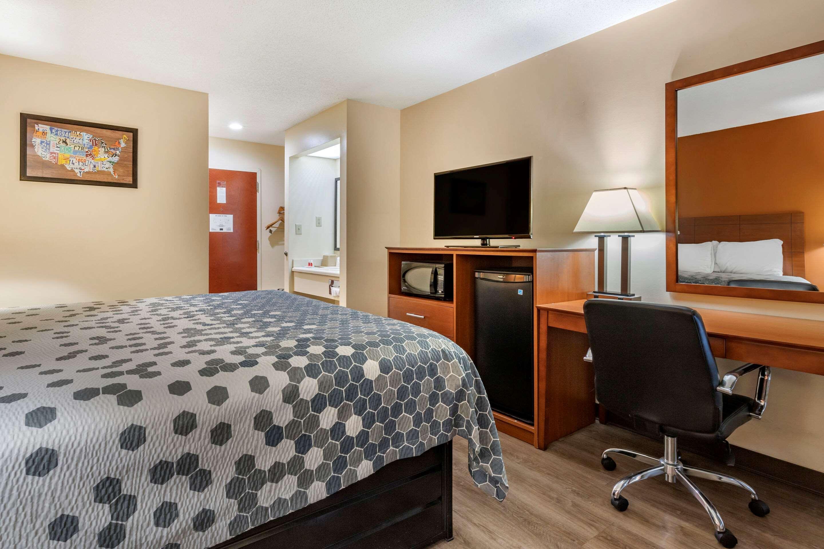 Econo Lodge St. Stephen Bagian luar foto