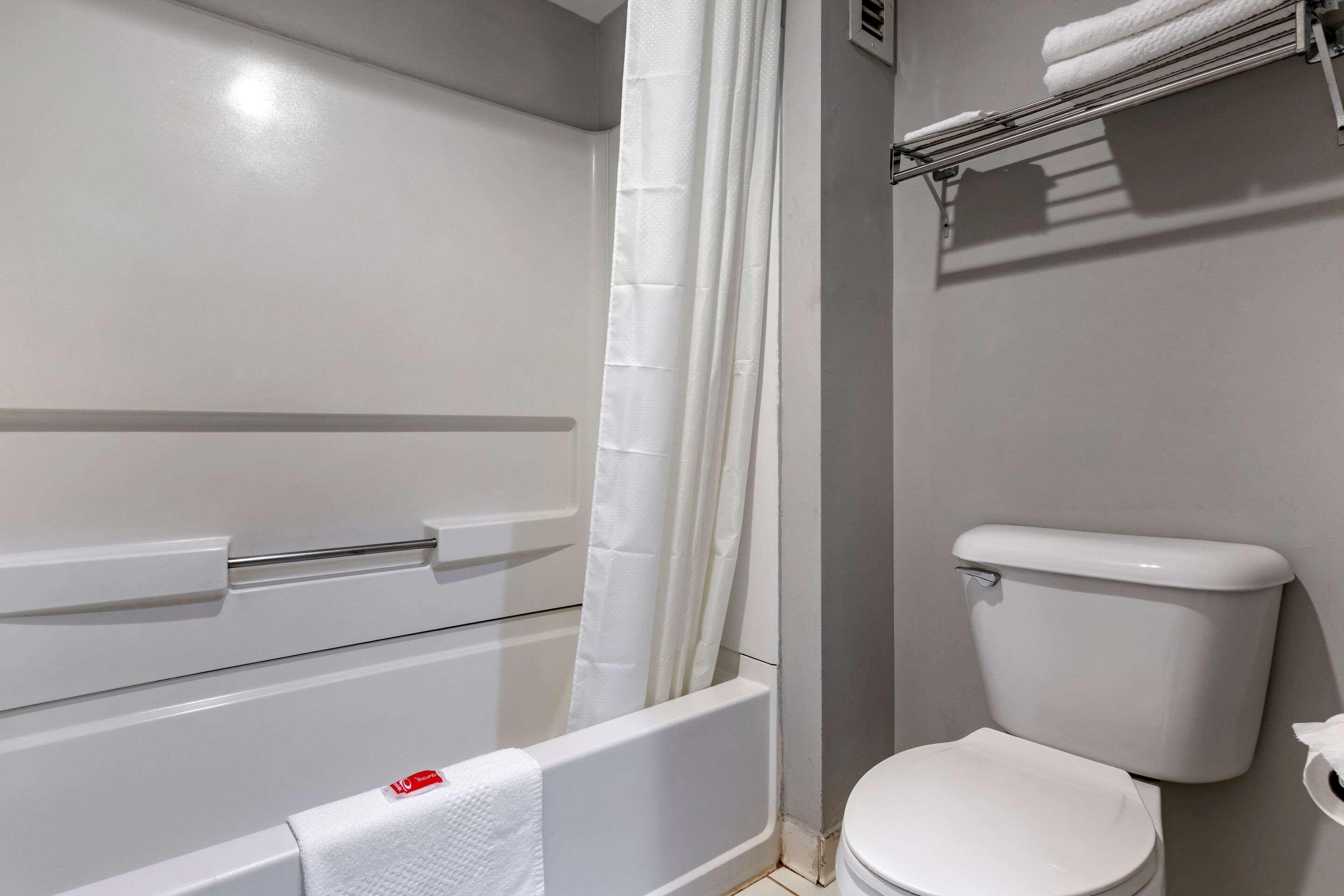 Econo Lodge St. Stephen Bagian luar foto